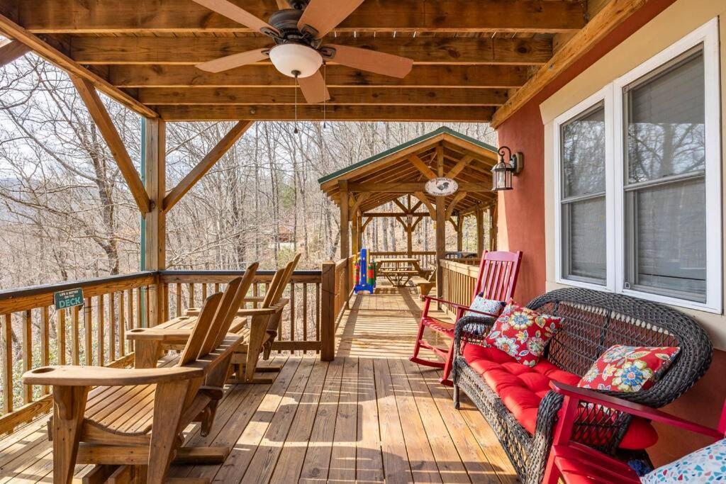 Red Rooster Family Cabin W/Hot Tub+Fire Pit+View Franklin Exterior foto